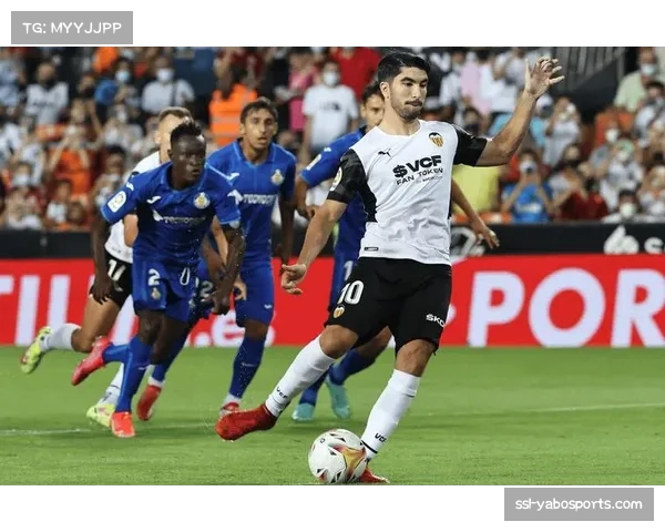 比利亚雷亚尔遭遇连败 埃梅里面临防线重组难题